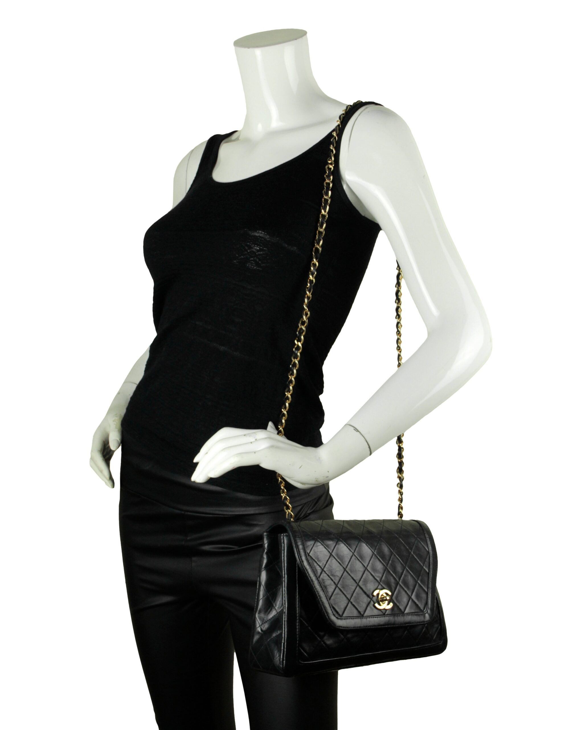 Chanel 1990s Navy Lambskin Quilted CC Tiwstlock Klapptasche