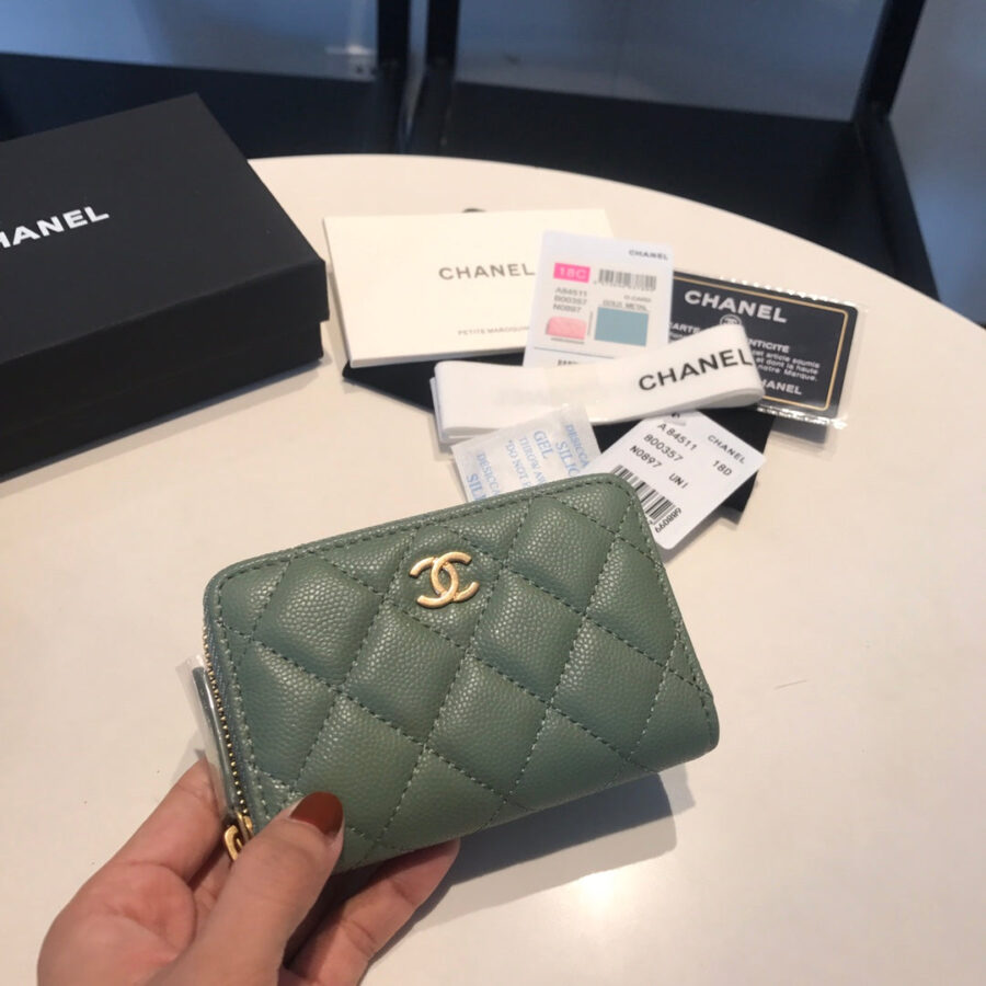 Designer handbag gold – front view