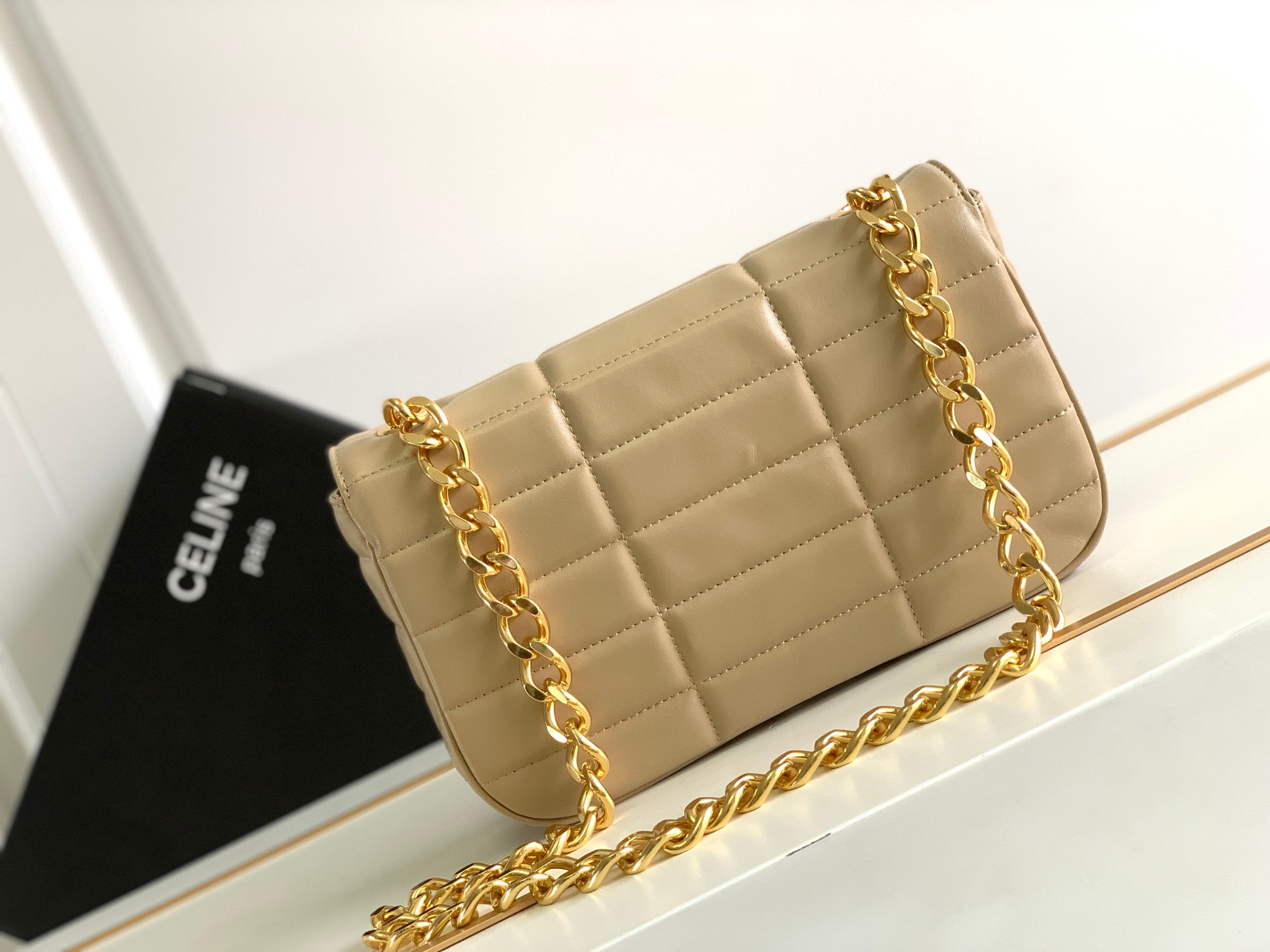 MONOCHROME 24 GESTEPPT BEIGE CREME LAMBSKIN KETTEN-UMHÄNETASCHE