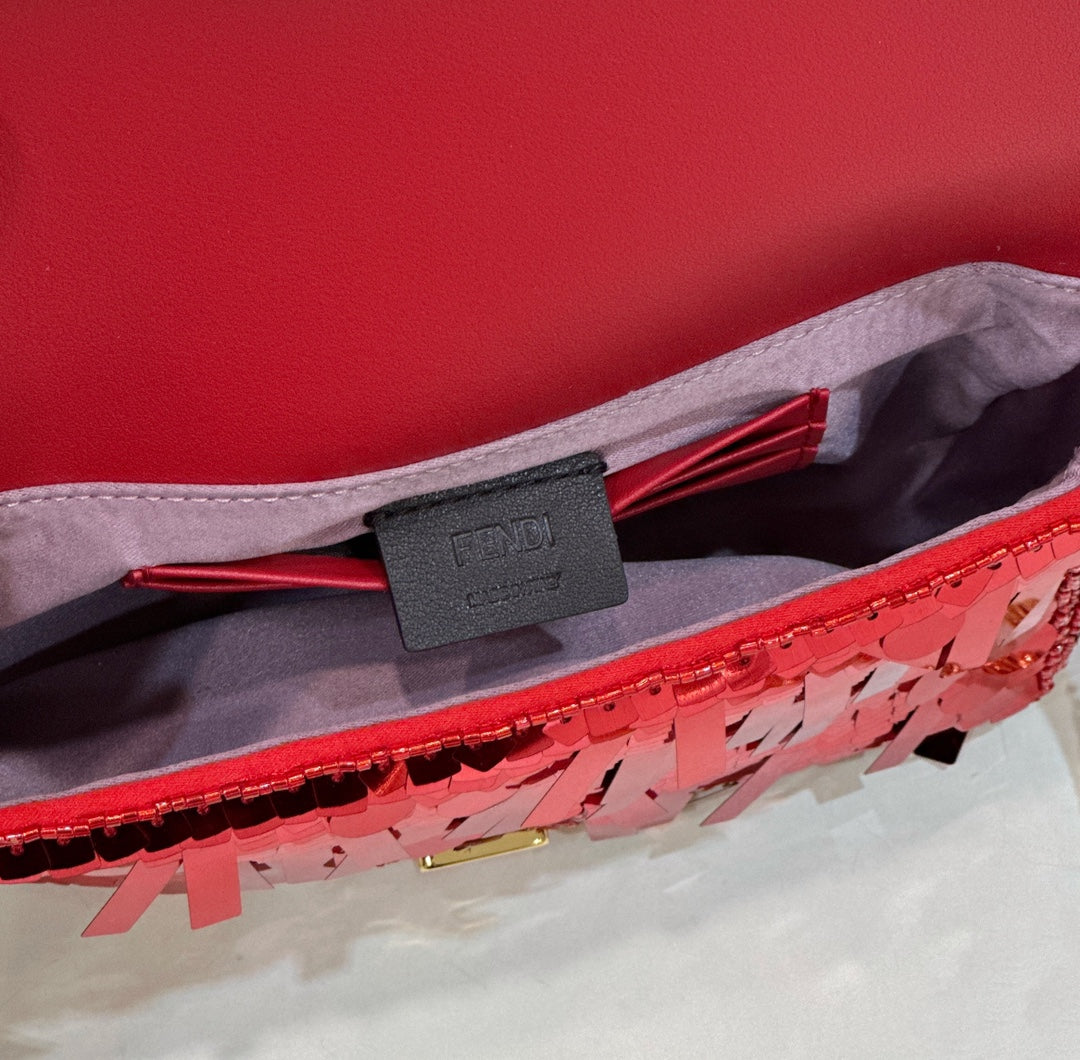 BAGUETTE MINI 19 IN ROT PAILLETTEN GOLD-HARDWARE