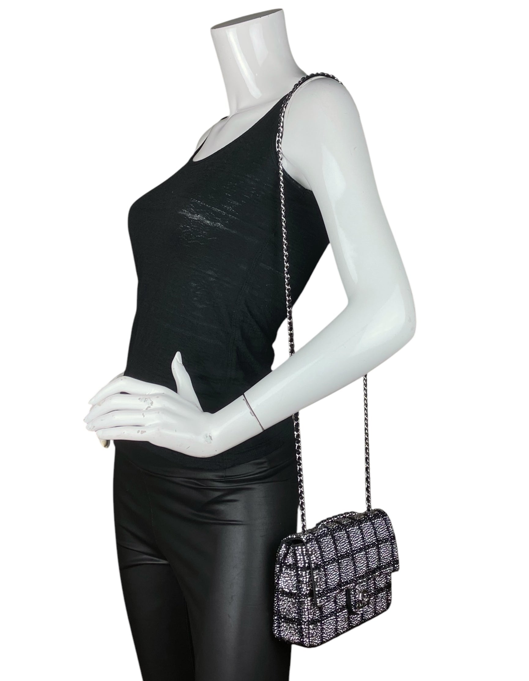Chanel Flap Bag black – front view