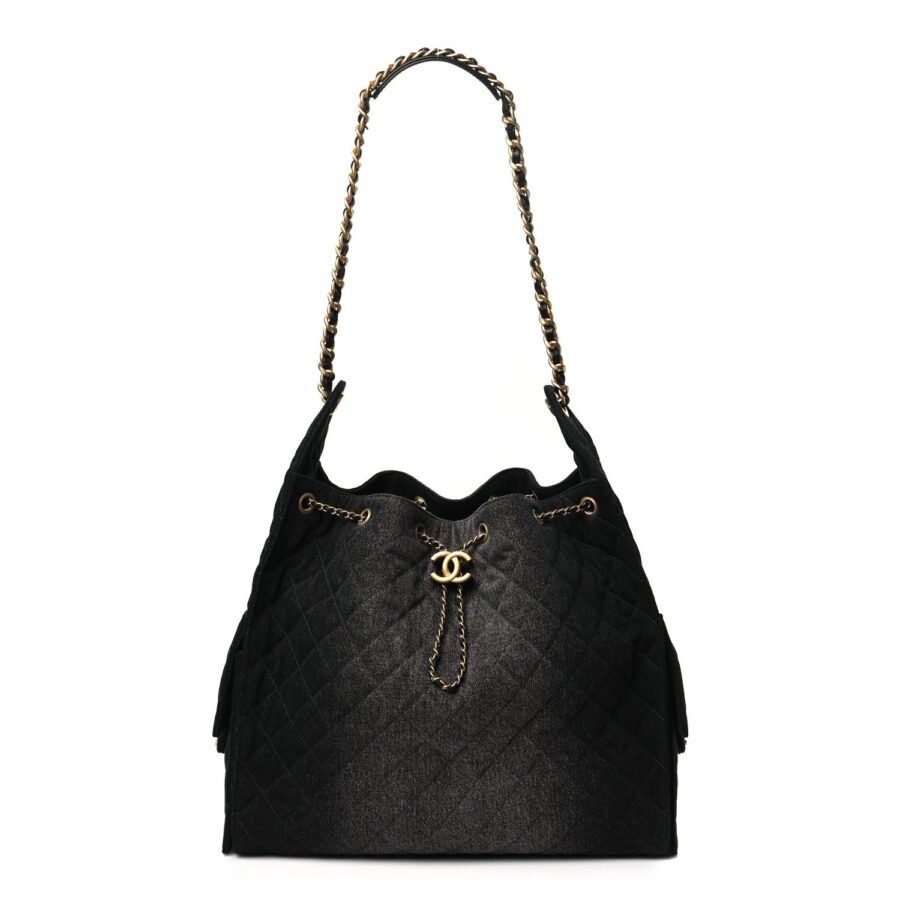Chanel handbag black – front view