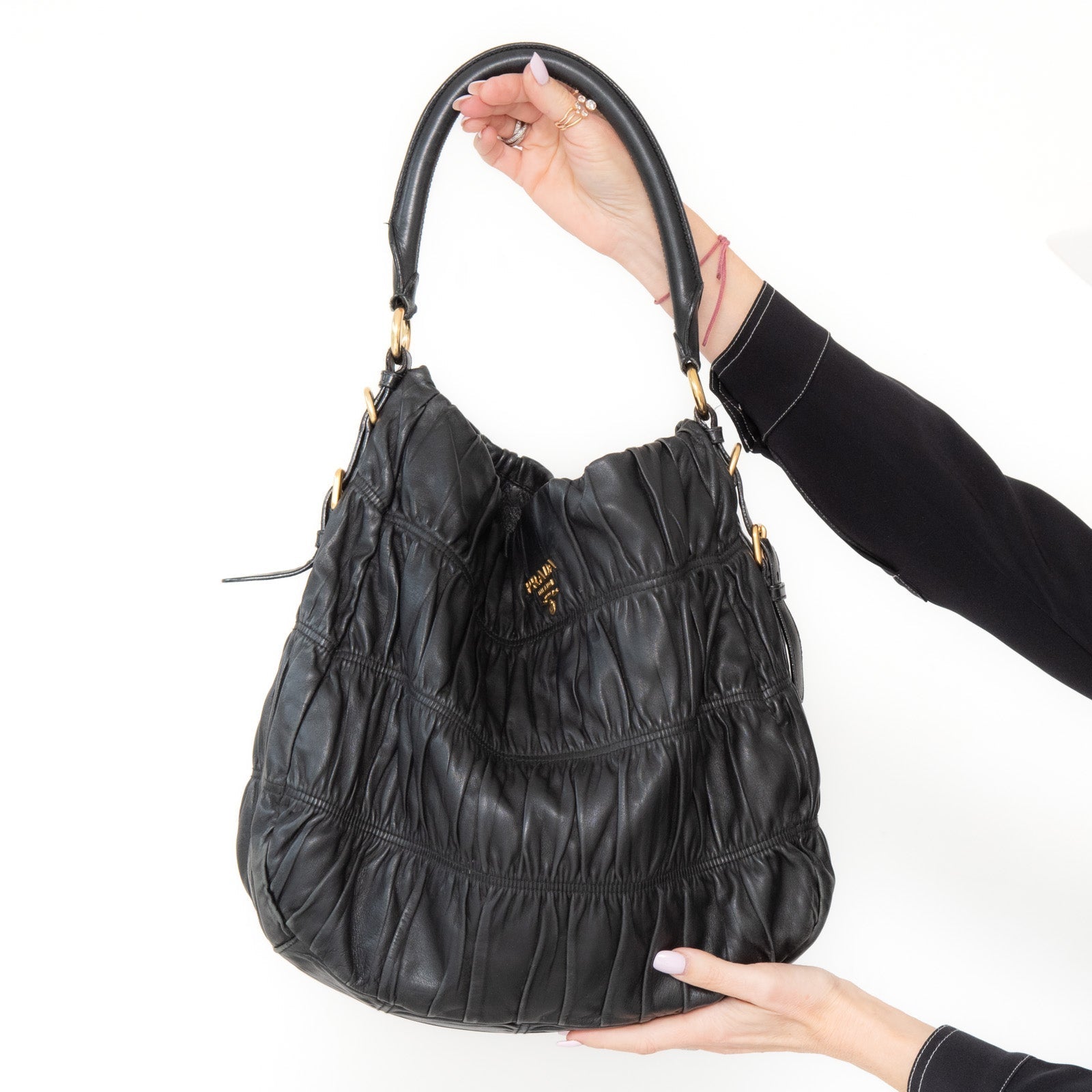 Prada Schwarz Nappa Gaufre Schultertasche