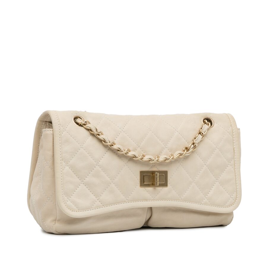 Chanel Shoulder Bag white – front view