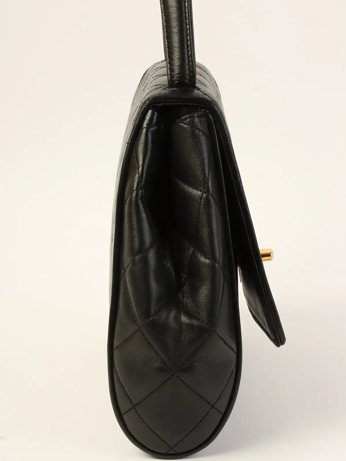 Chanel Around Made Turn-Lock Top Handle Bag Schwarz