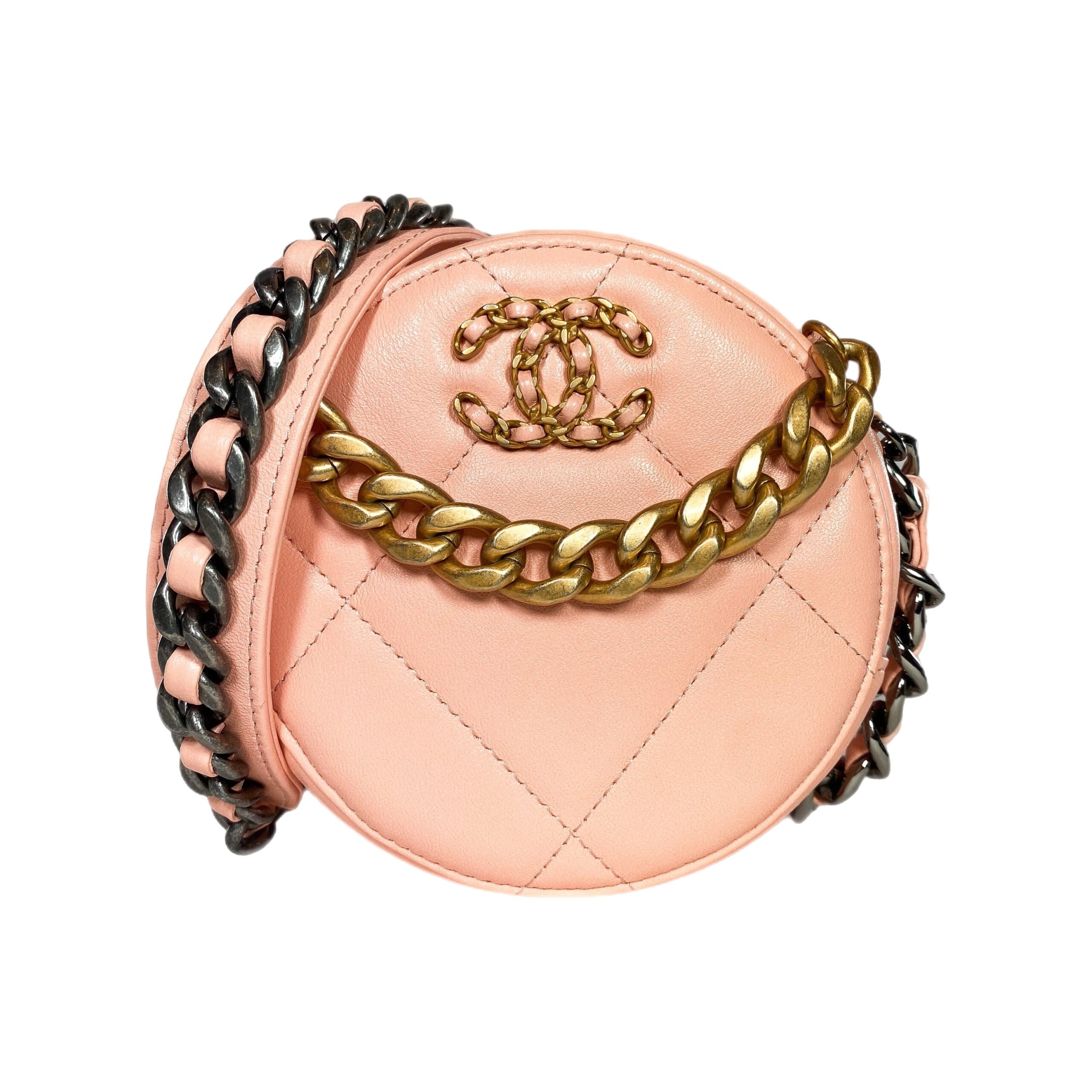 Chanel Chanel 19 bag – front view