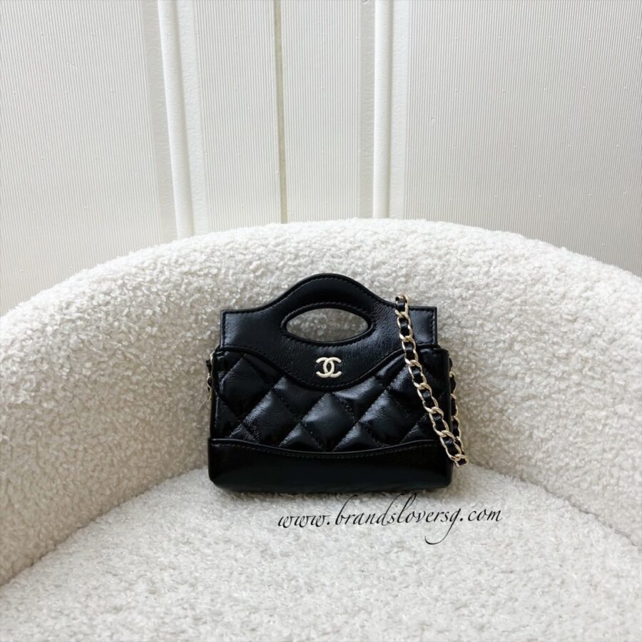 Chanel handbag black – front view