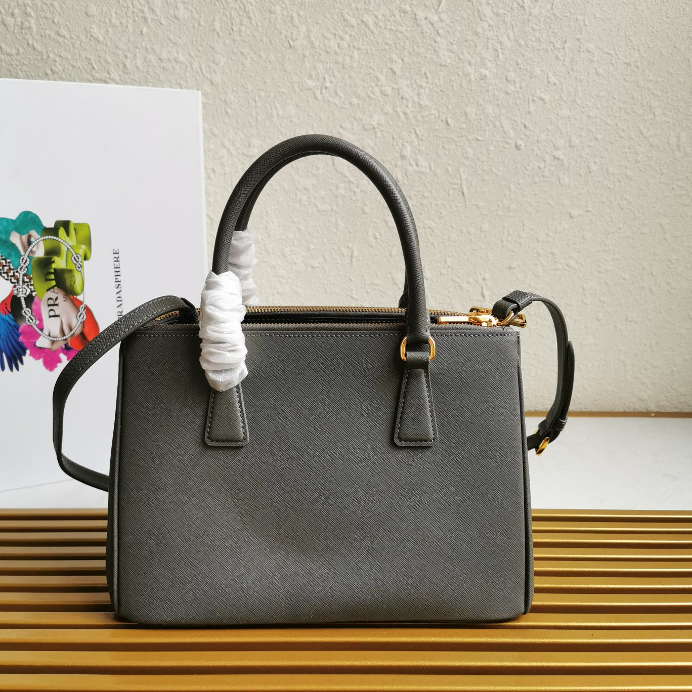PRA GALLERIA 28 BAG IN DARK GREY SAFFIANO LEATHER - Produktbild 2