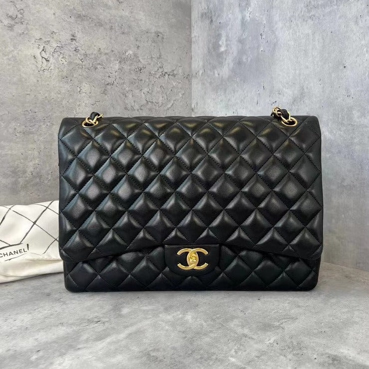 Chanel handbag black – front view